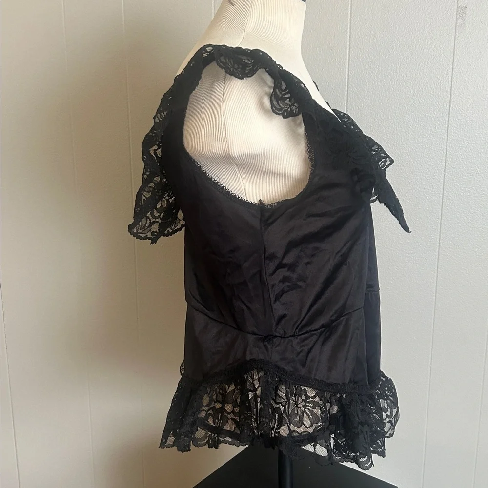 Beautiful, dainty Vintage black lingerie bodysuit adorned in lace - Picture 4 of 10